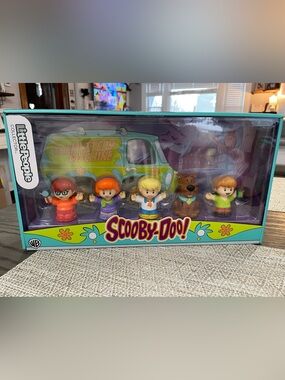 Fisher Price Little People Scooby Doo Collector Set